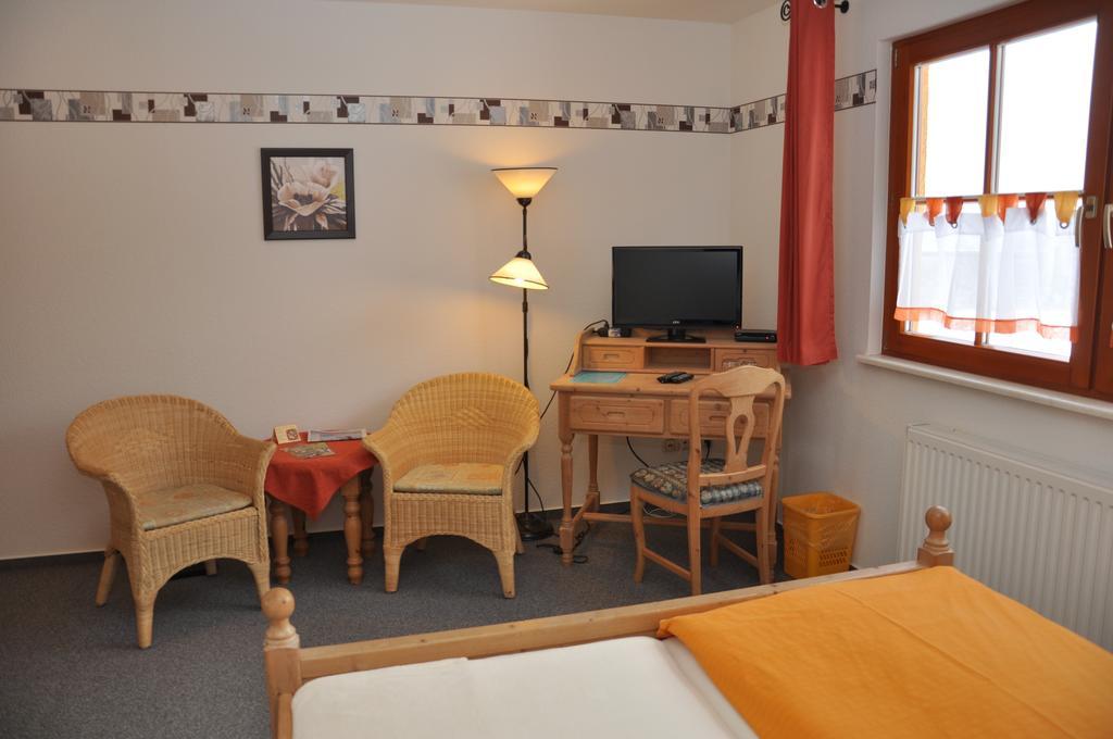 Steakhouse & Pension Crazy Horse Suhl Chambre photo