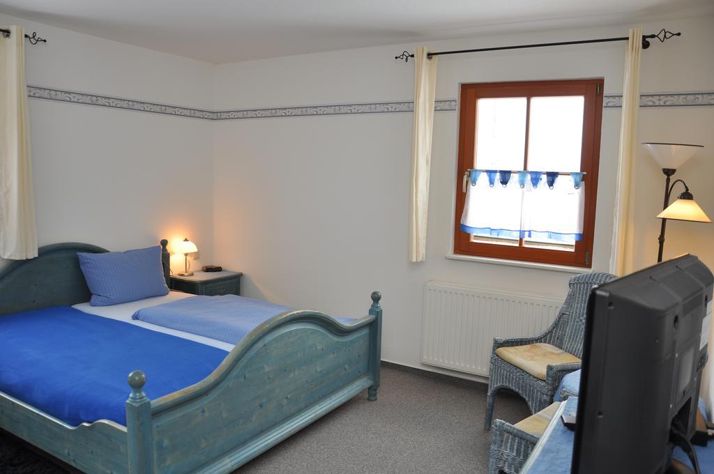 Steakhouse & Pension Crazy Horse Suhl Chambre photo