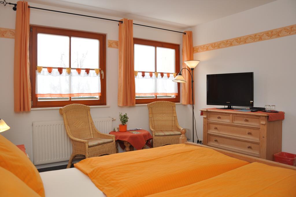 Steakhouse & Pension Crazy Horse Suhl Chambre photo