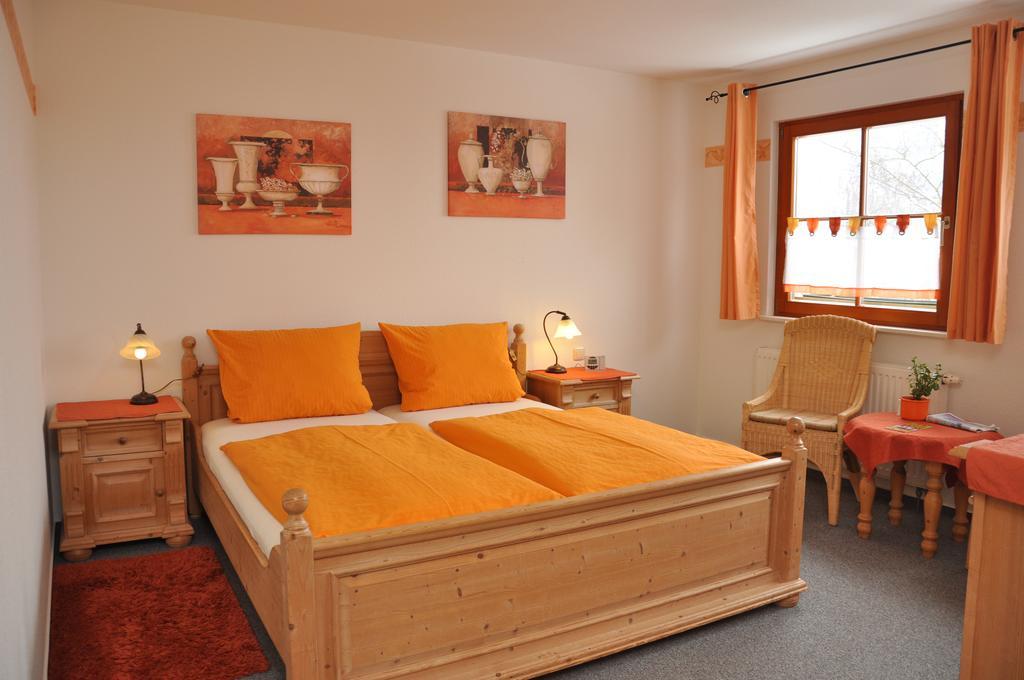 Steakhouse & Pension Crazy Horse Suhl Chambre photo