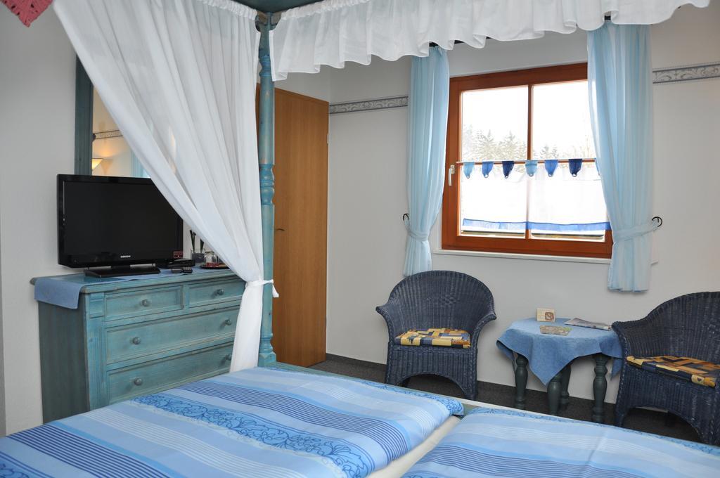 Steakhouse & Pension Crazy Horse Suhl Chambre photo