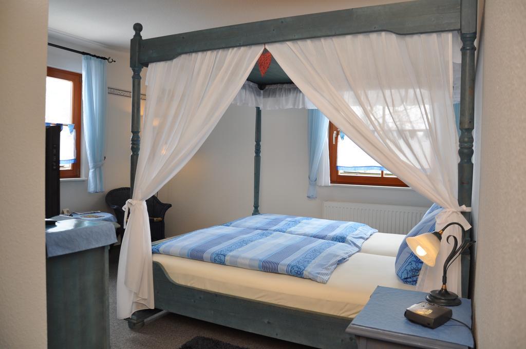 Steakhouse & Pension Crazy Horse Suhl Chambre photo
