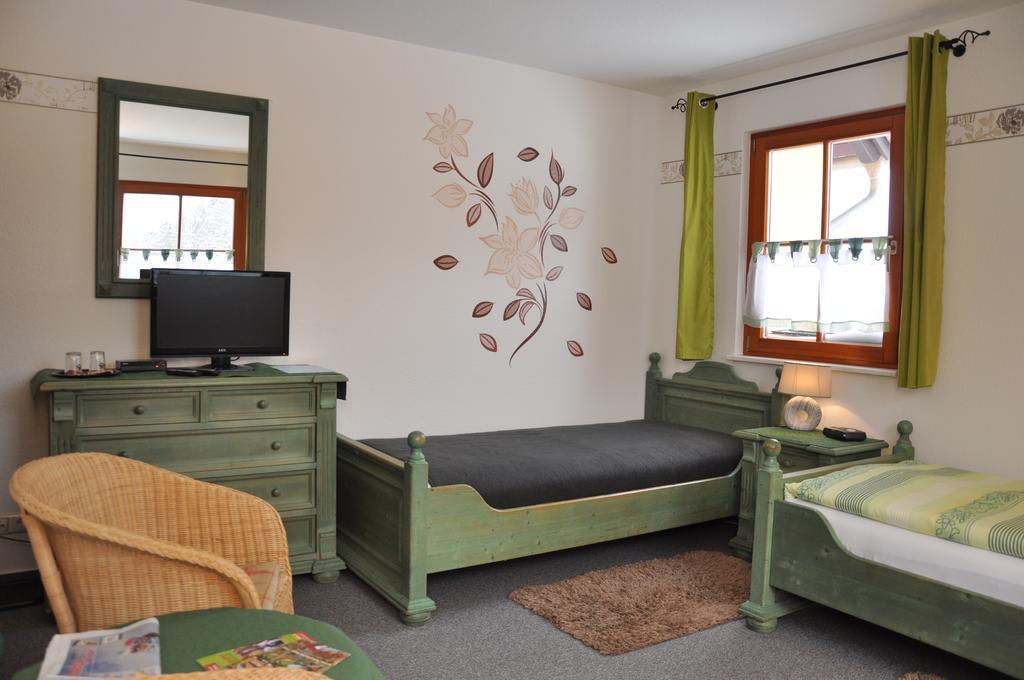 Steakhouse & Pension Crazy Horse Suhl Chambre photo